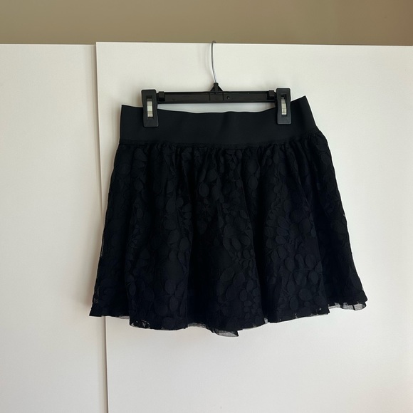 Forever 21 black skirt - Picture 2 of 4